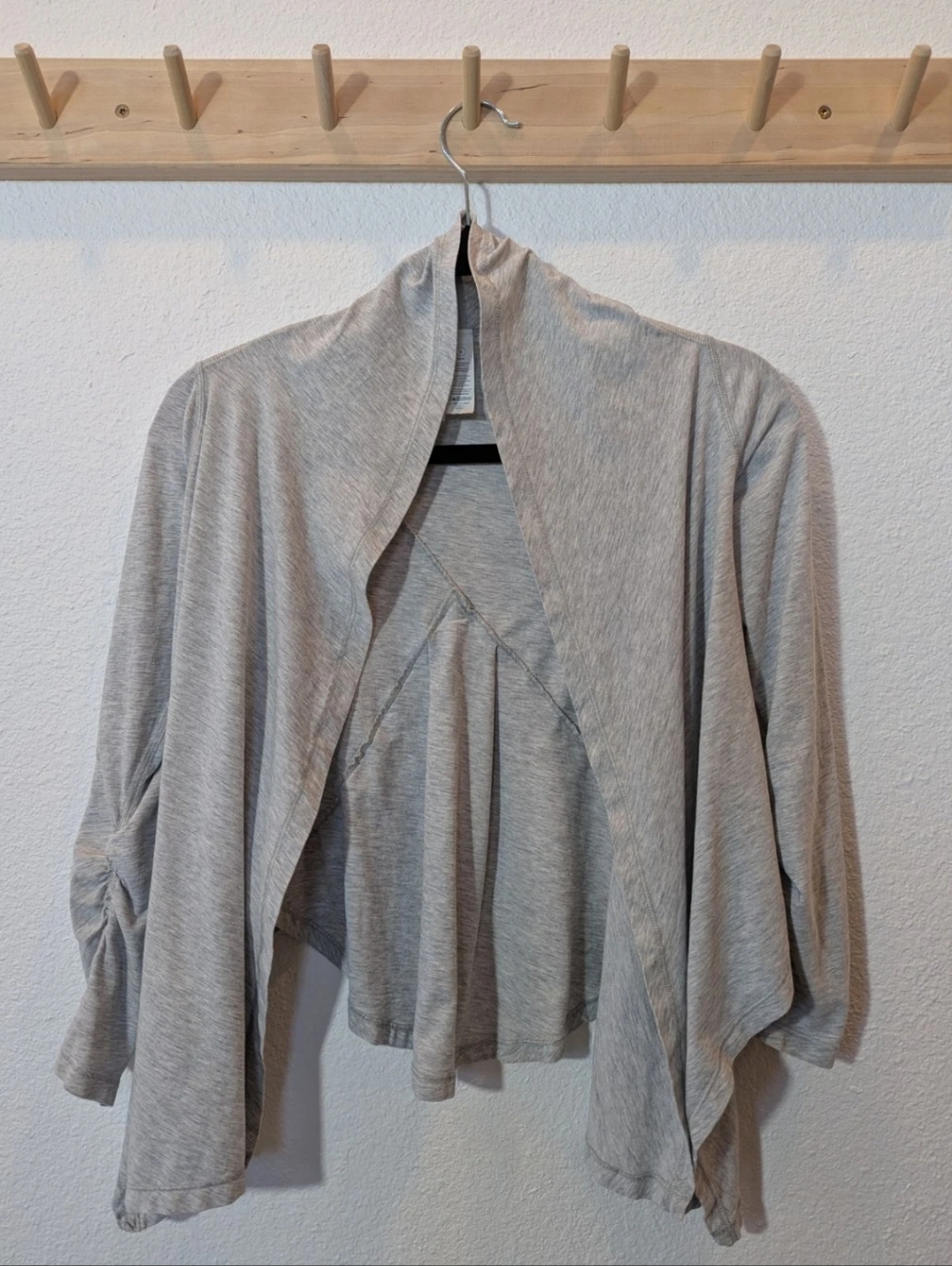 Ivivva (x Lululemon) Wrap Cardigan light marled grey gorgeous details